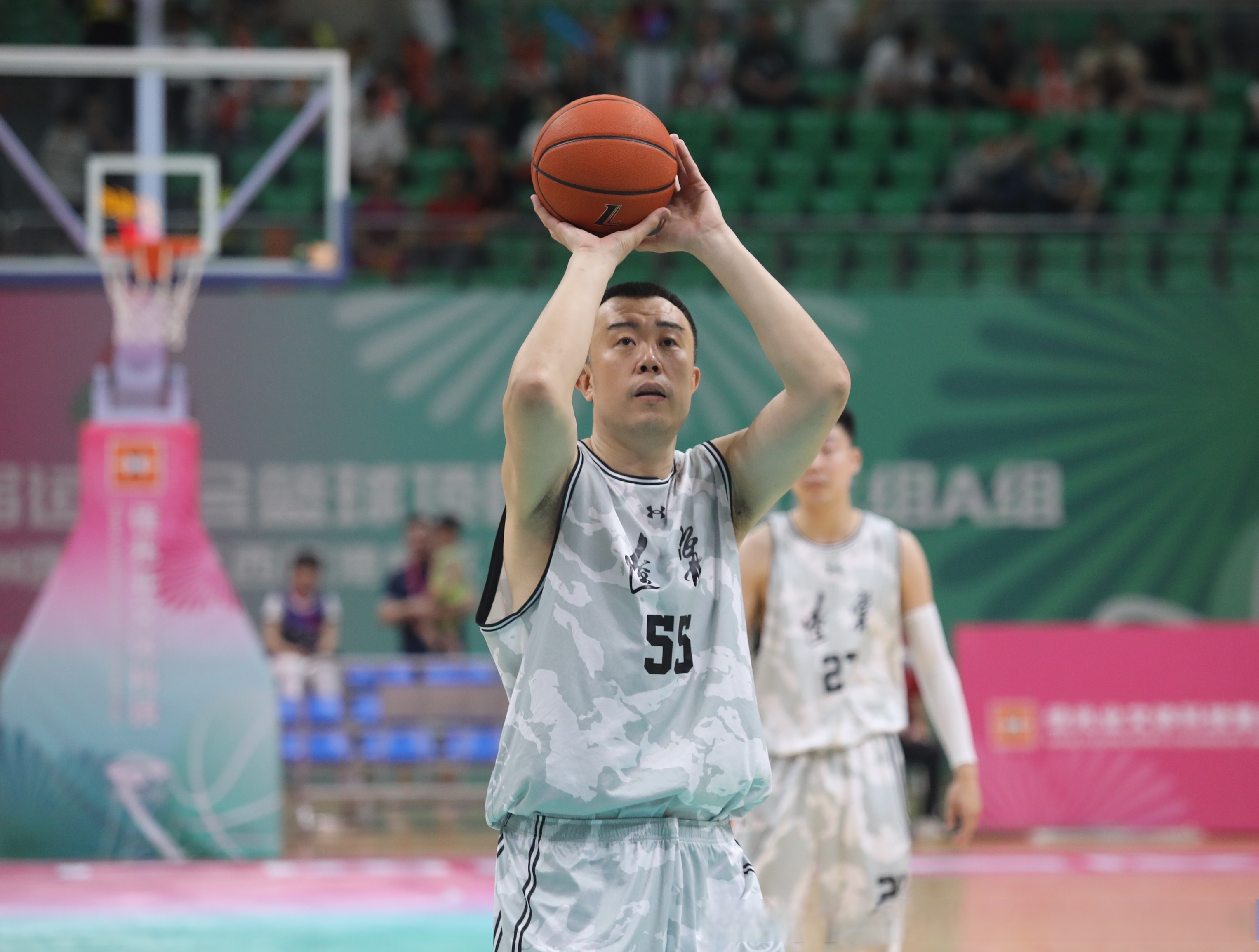 包含江苏队不敌辽宁，连败加深季后赛之困的词条