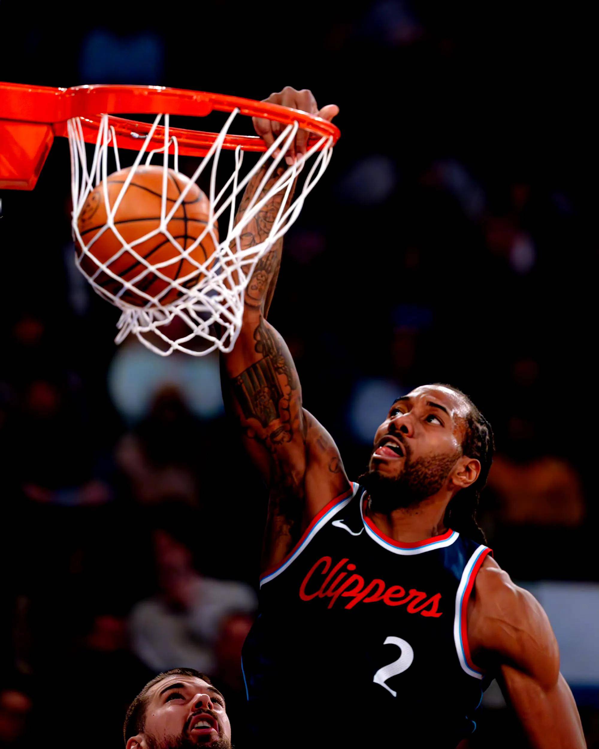 快船队球员热身备战，球队整体水准不断提高的简单介绍