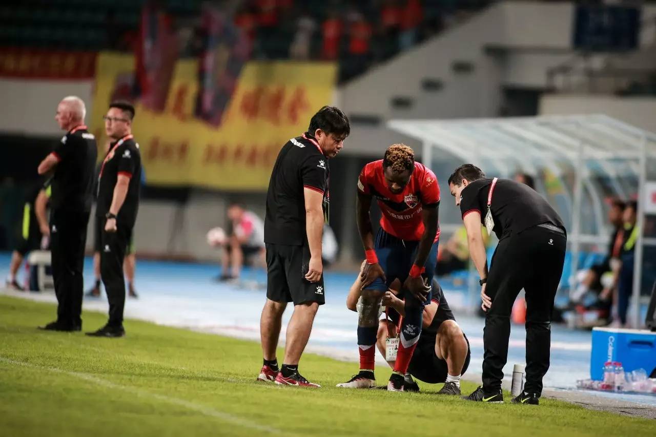 深圳佳兆业遭遇惨败，主教练承担责任的简单介绍