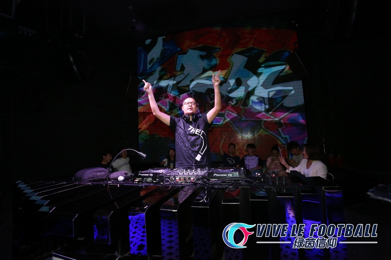 欧洲杯预选赛壮阔舞台，热力四射