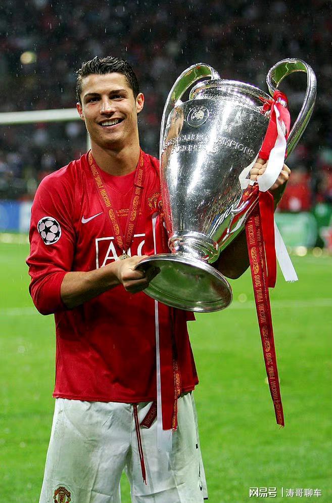 尤文图斯前锋罗纳尔多荣膺金靴的简单介绍