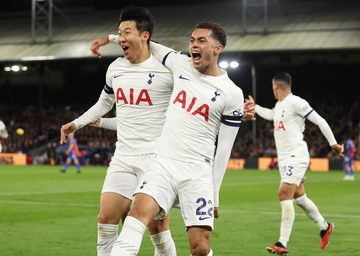 爱游戏体育官网-英超豪门之间的对决，胜者将步入下一轮！