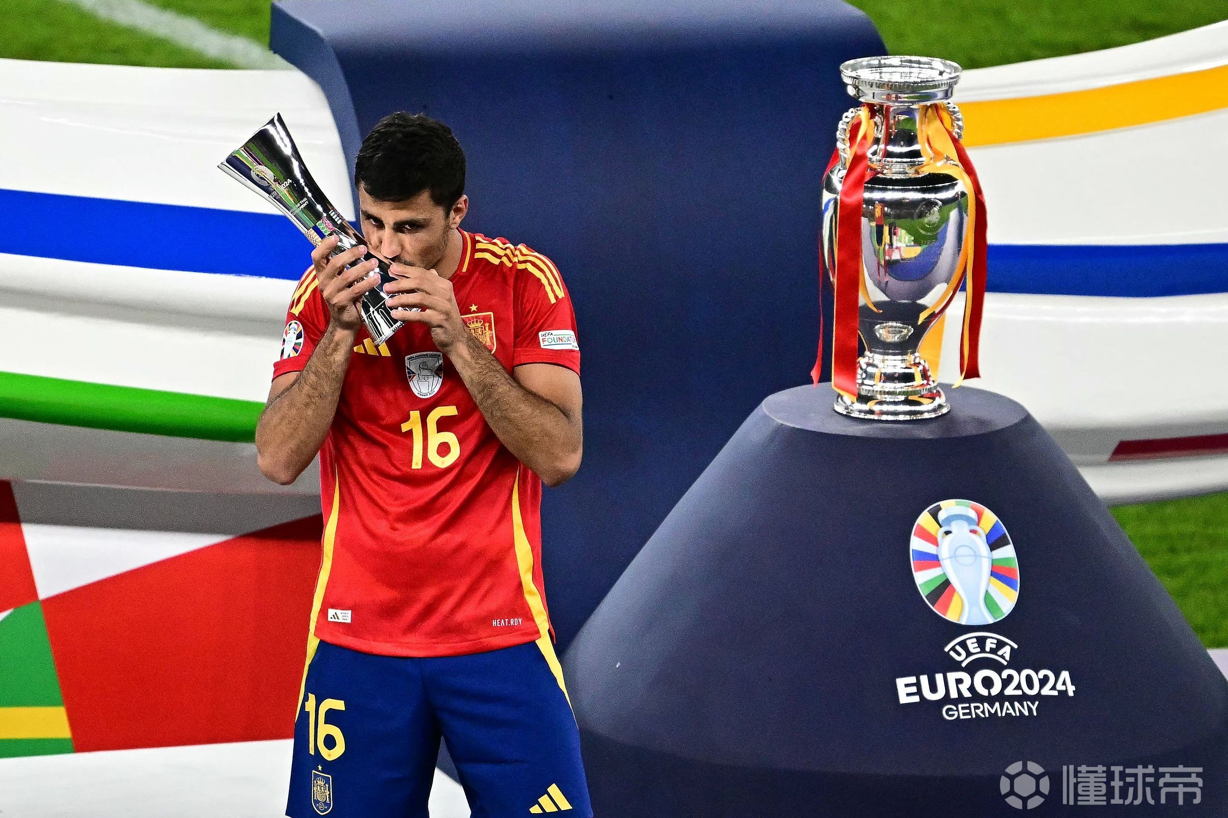 欧洲杯预选赛中的实力碰撞令人叹为观止的简单介绍 欧洲杯预选赛中的实力碰撞令人叹为观止的简单介绍