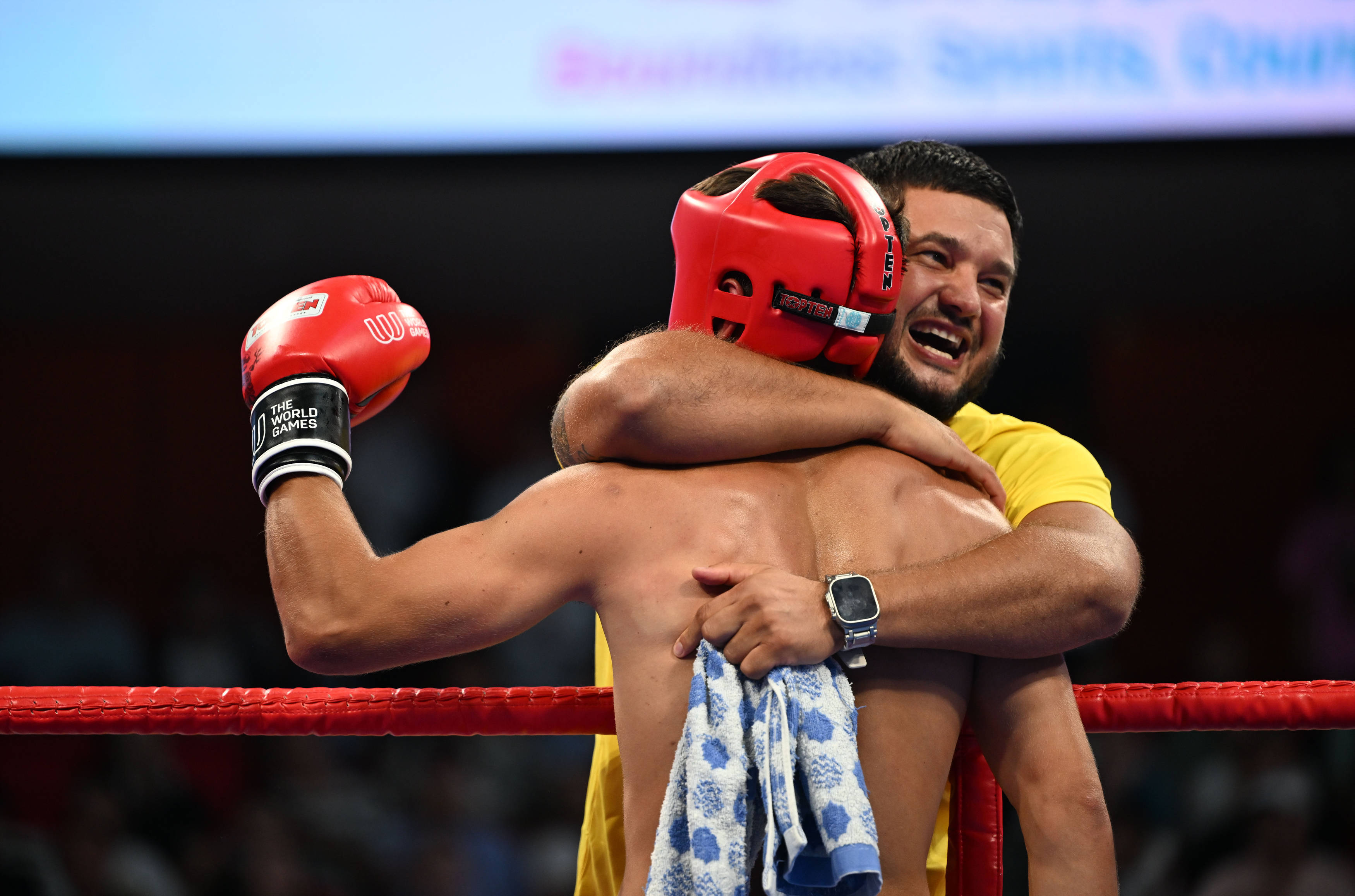 拳击比赛:古巴选手力挫对手夺冠 拳击比赛:古巴选手力挫对手夺冠