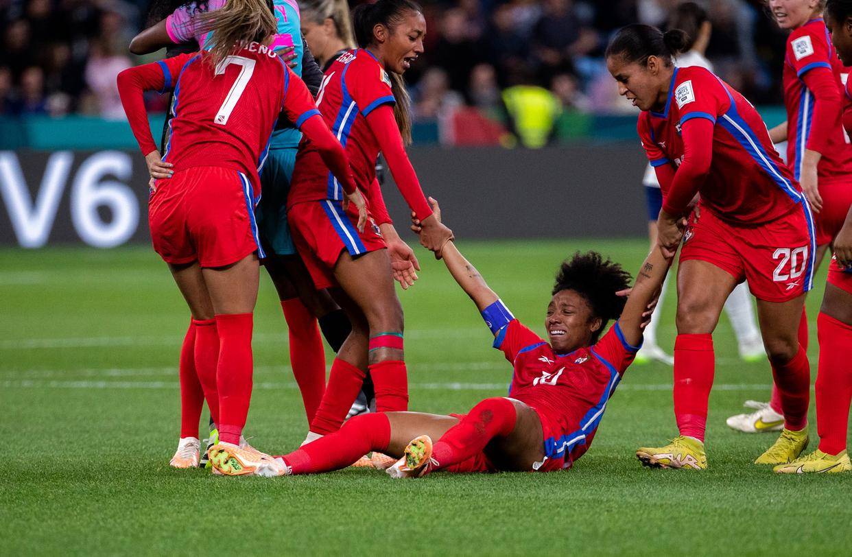 法国女足队员参加公益活动！的简单介绍