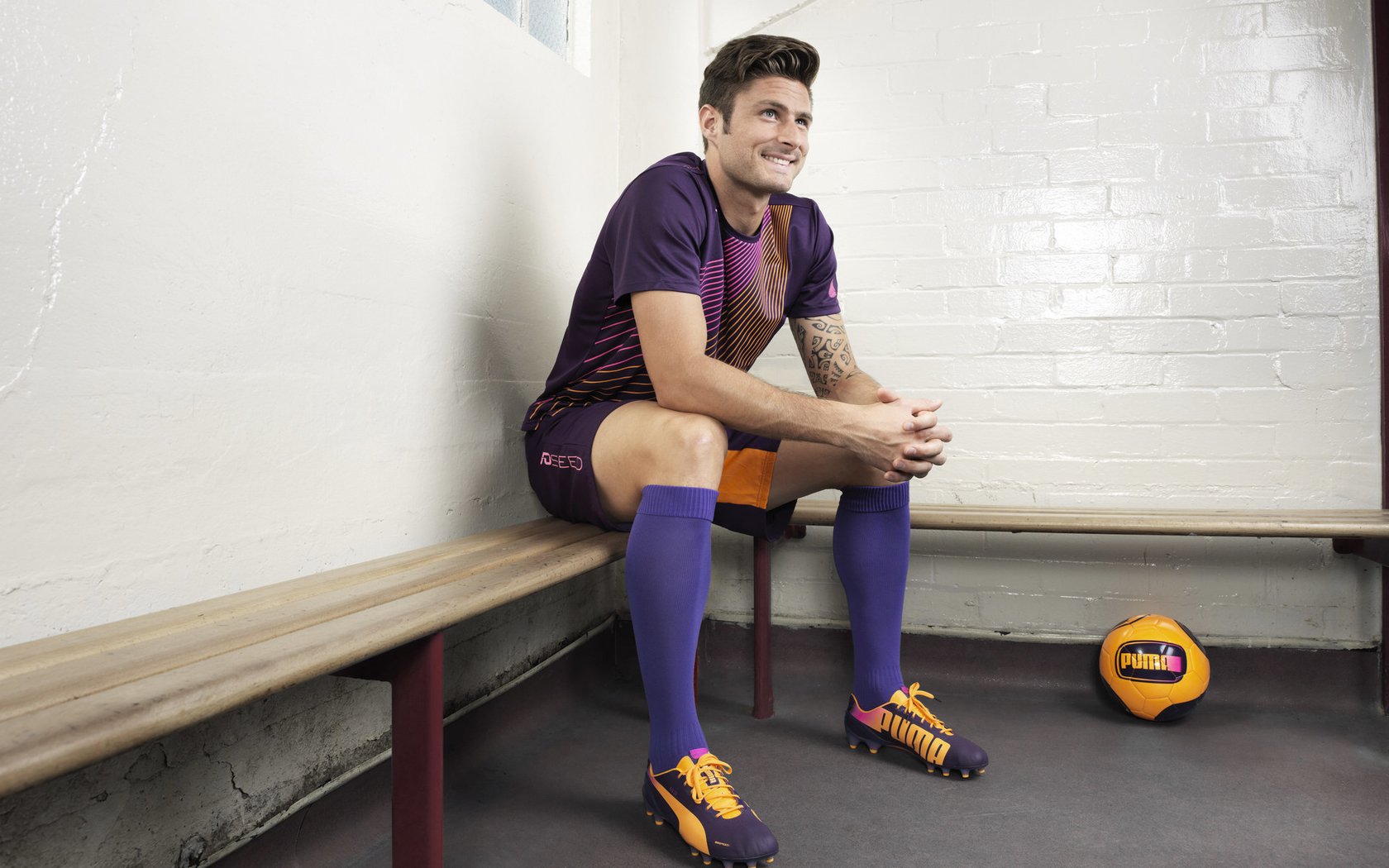 金玟哉状态火热引领防线革命，塞内加尔雄狮冲垮阿尔及利亚王朝